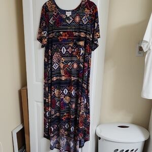 #323-Lularoe Carly Vivid Color Pattern, EUC